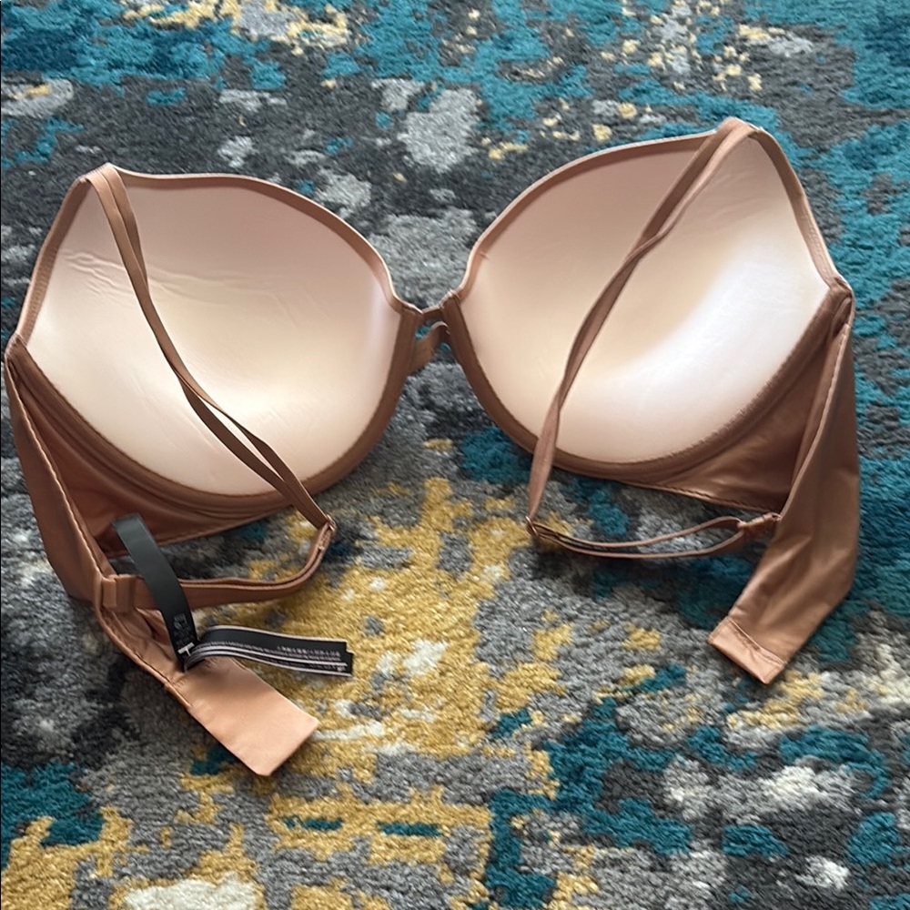 Seamless Nude Bra - Picture 3 of 4
